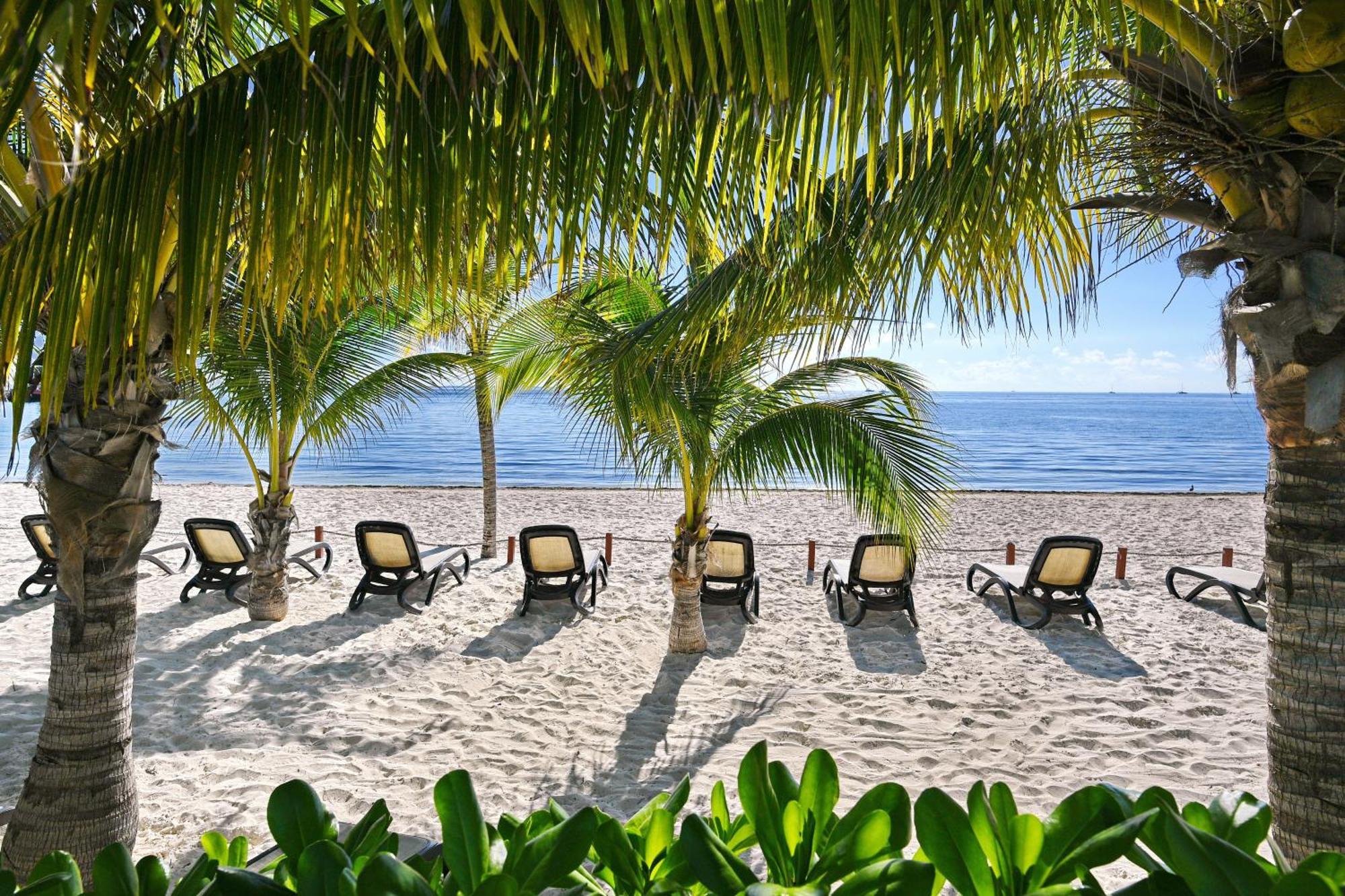 Beachfront Apartment Blue Vista Cancun Exterior photo